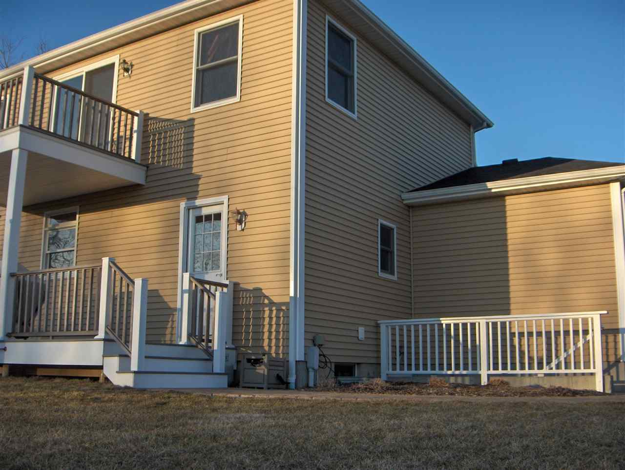 resized-2349823-Walk Out Basement.JPG